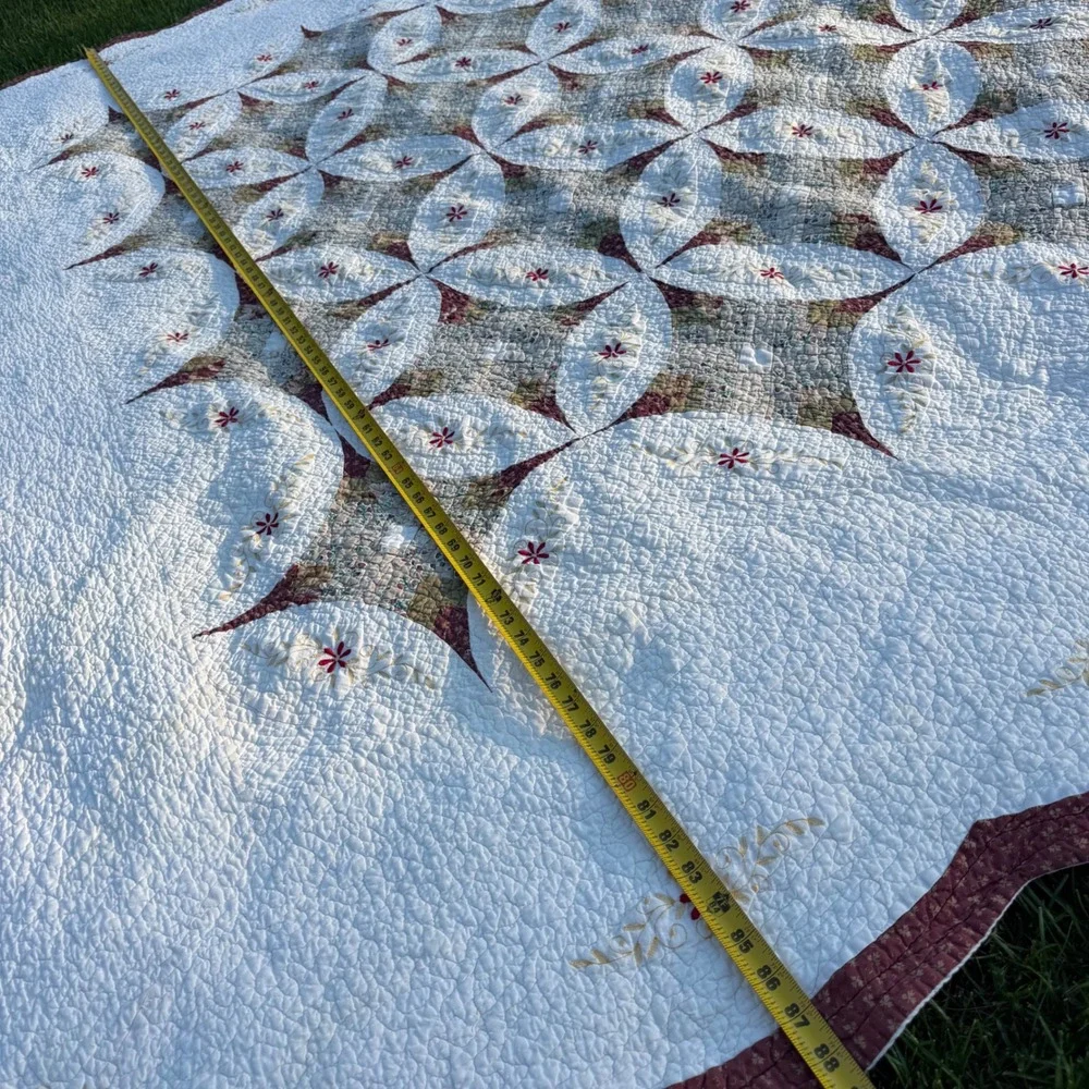 Floral Embroidered Patchwork Quilt Scalloped Edge White Burgundy 88x88 Vintage